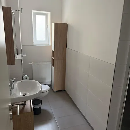 Appartement Vollmoeblierte Im Eg Mit Balkon Und Wlan In Maagdenburg